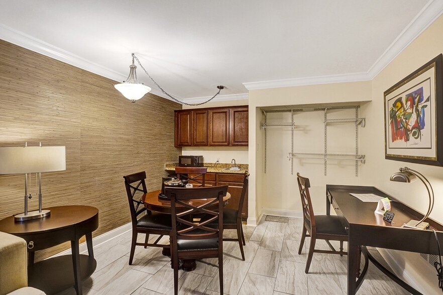 More Photos Of 4900 Powerline Rd, Fort Lauderdale Hotel For Sale