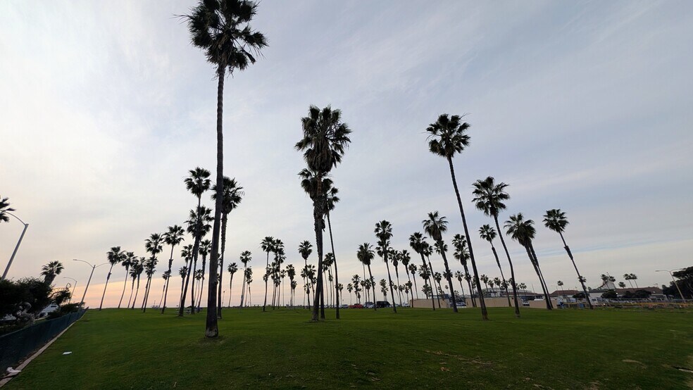 More Photos Of 2990 Mission Blvd, San Diego Office Residential For Lease