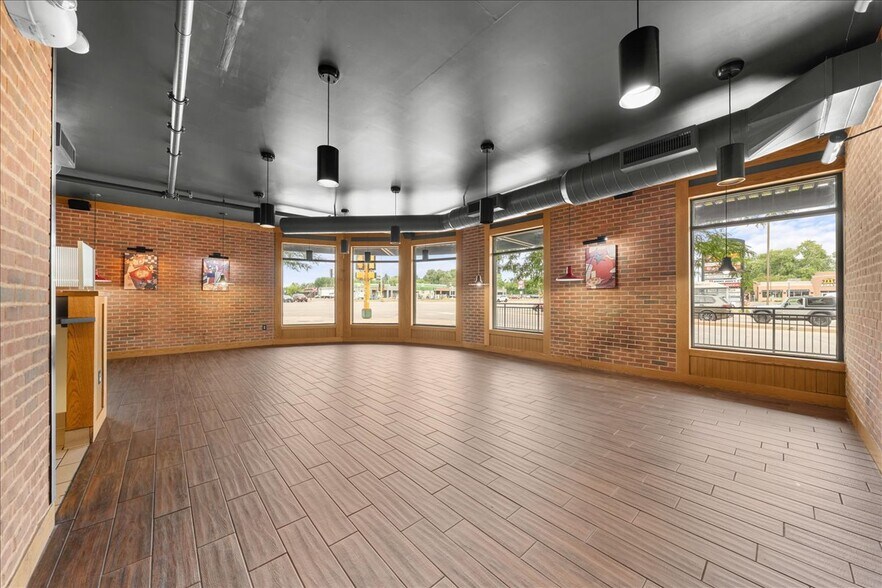 More Photos Of 1550 Larpenteur Ave W, Falcon Heights Apartments For Lease