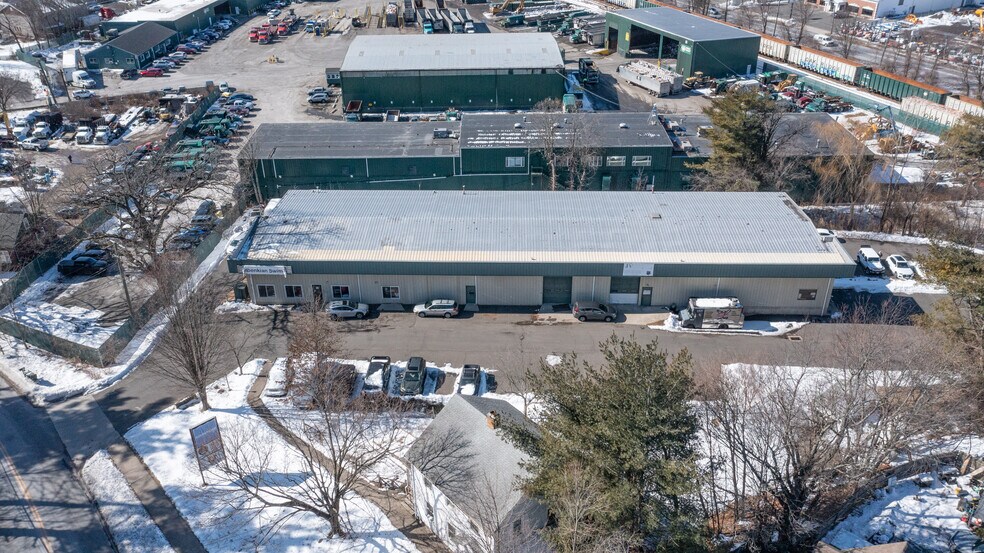 More Photos Of 16 Beaver Brook Rd, Danbury Warehouse For Lease