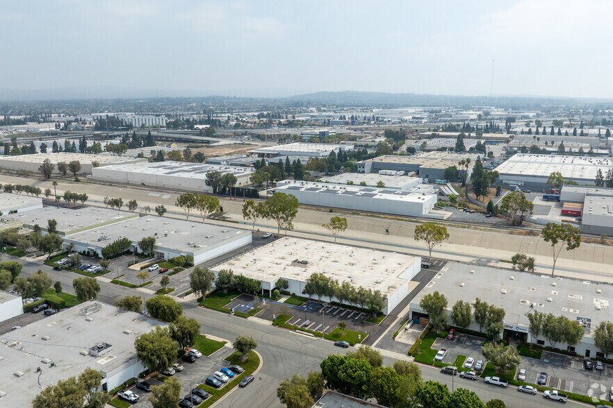 More Photos Of 16918 Edwards Rd, Cerritos Warehouse For Lease