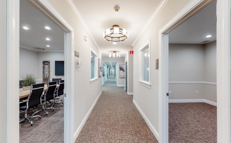More Photos Of 48 S Market St, Elizabethtown Office For Lease