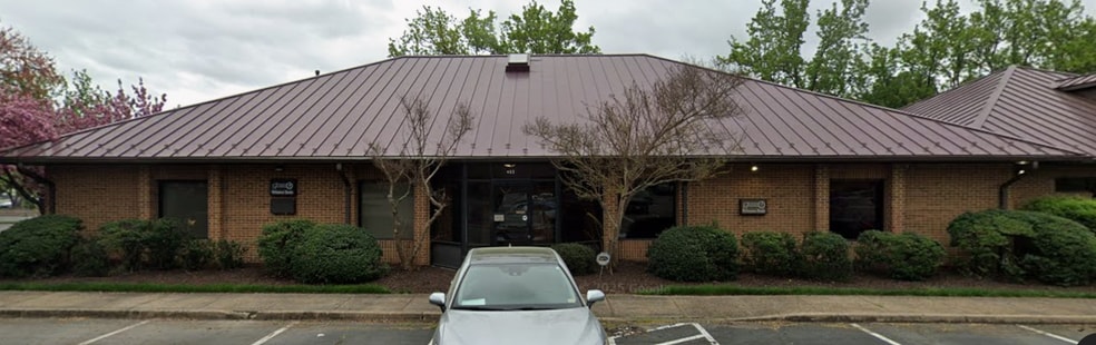 More Photos Of 403 Chatham Sq, Fredericksburg Office For Sale