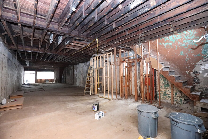 More Photos Of 350 Broadway, Kingston Storefront Retail Office For Sale