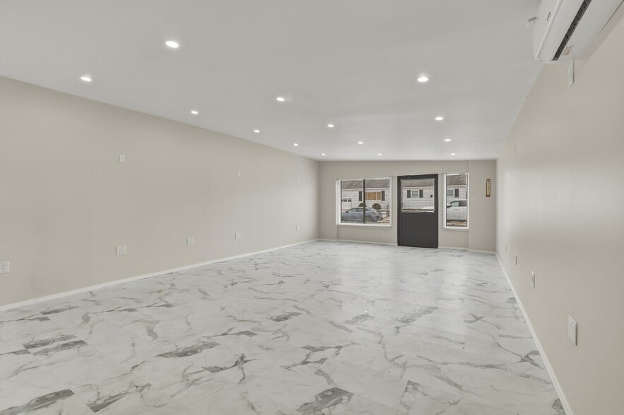 More Photos Of 150 N Delaware Ave, Lindenhurst Storefront Retail Residential For Sale