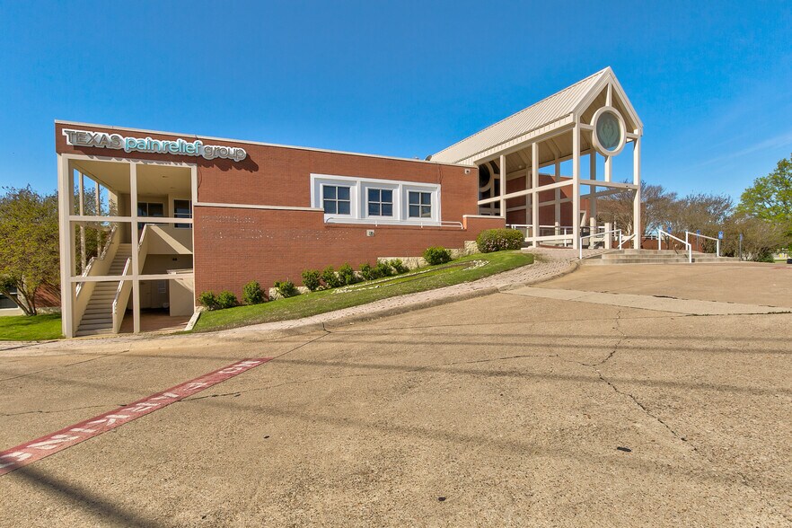 More Photos Of 1717 Precinct Line Rd, Hurst Medical For Sale