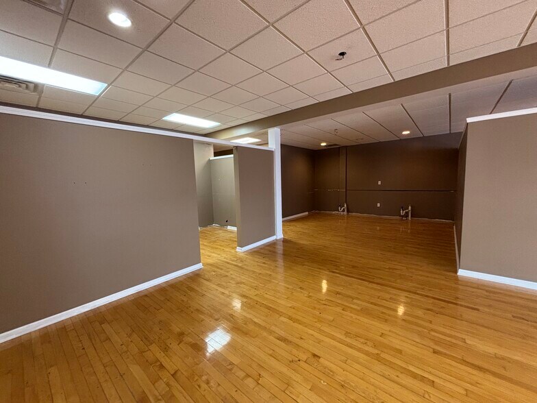 More Photos Of 103 S Bridge St, Dewitt Storefront For Lease