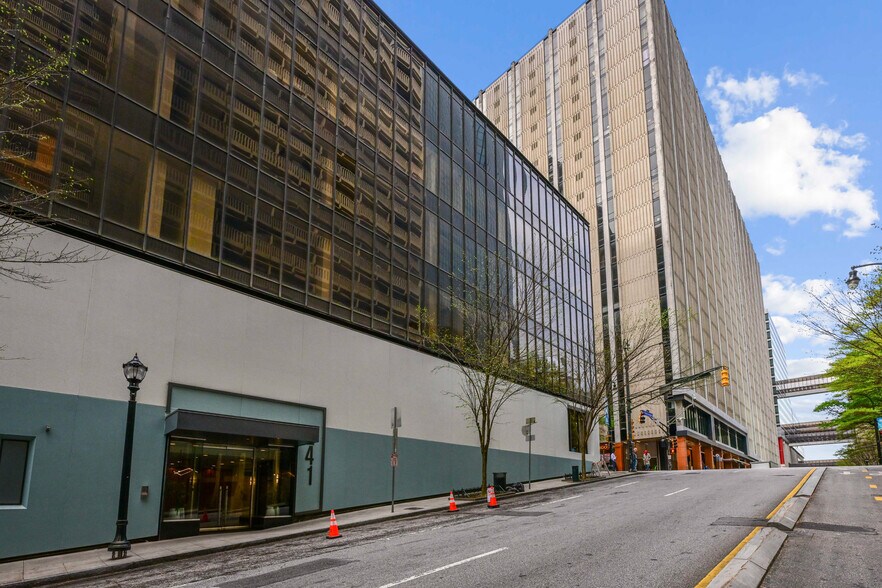 More Photos Of 241 Peachtree St NE, Atlanta Office For Lease
