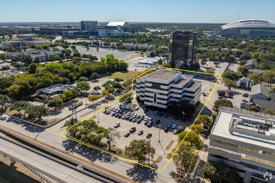 More Photos Of 1200 E Copeland Rd, Arlington Office For Lease