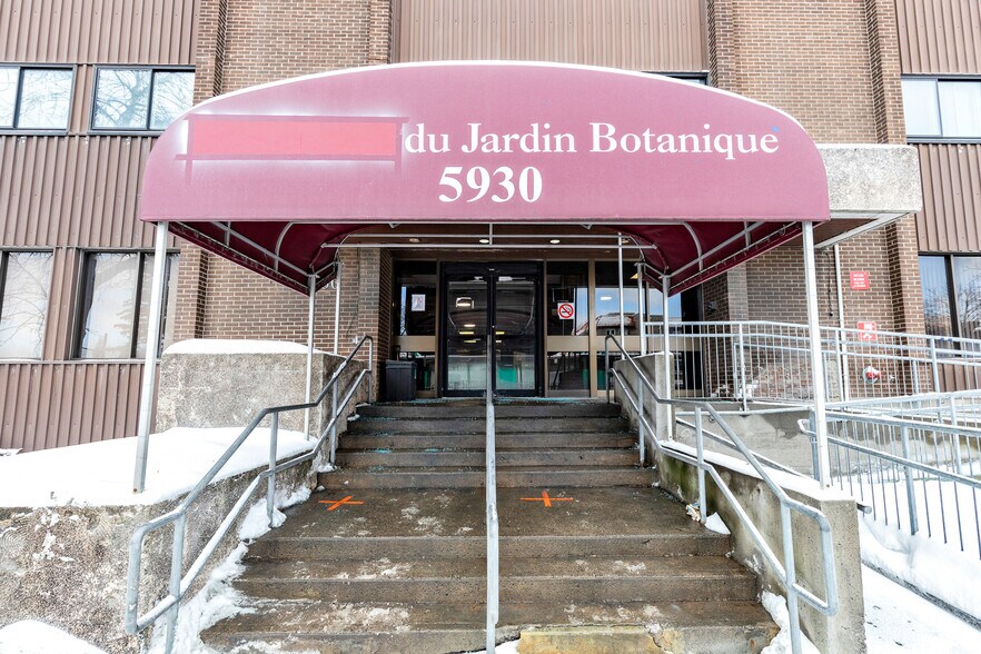 More Photos Of 5930 Boul Pie-IX, Montréal Apartments For Lease