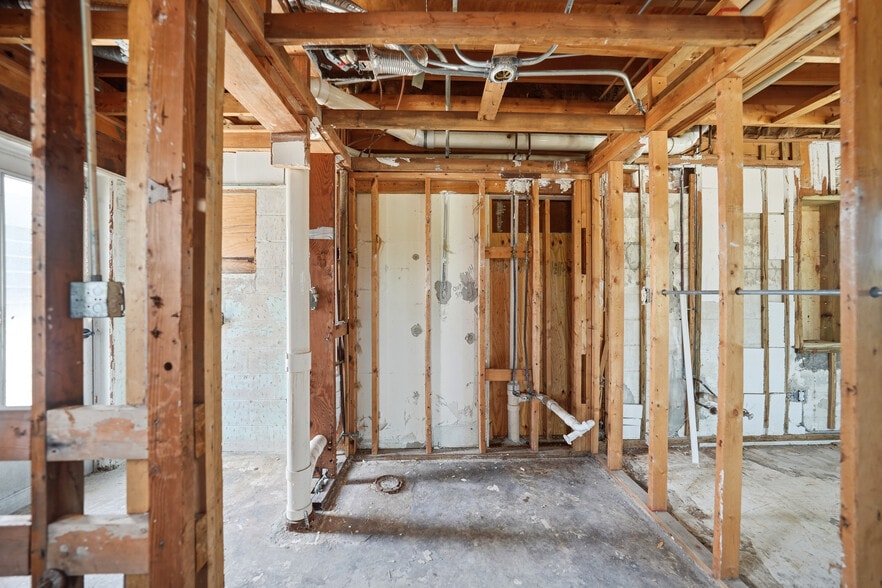 More Photos Of 1261 Beach Rd, Englewood Storefront Retail Residential For Sale