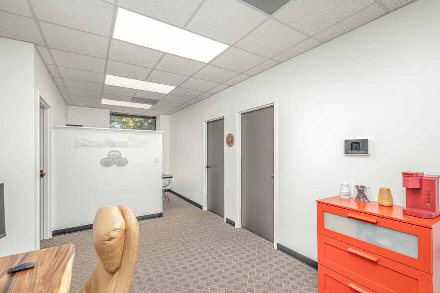 More Photos Of 2101 N Sardis Rd, Charlotte Office For Lease