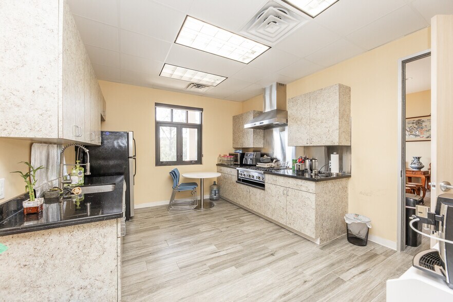 More Photos Of 4634 Riverstone Blvd, Missouri City Medical For Sale