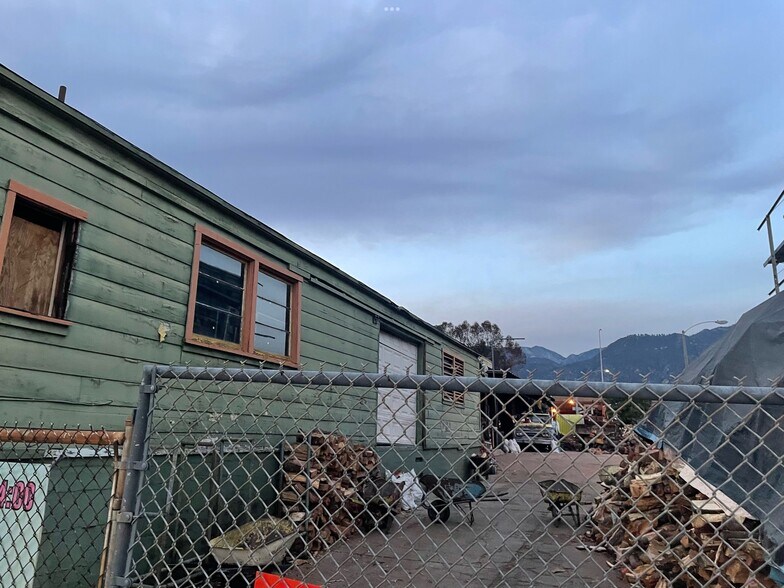 More Photos Of 3355 E Colorado Blvd, Pasadena Warehouse For Sale