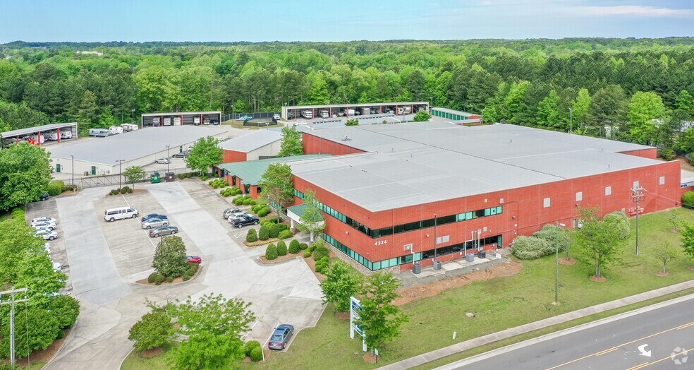 More Photos Of 4324 S Alston Ave, Durham Showroom For Lease