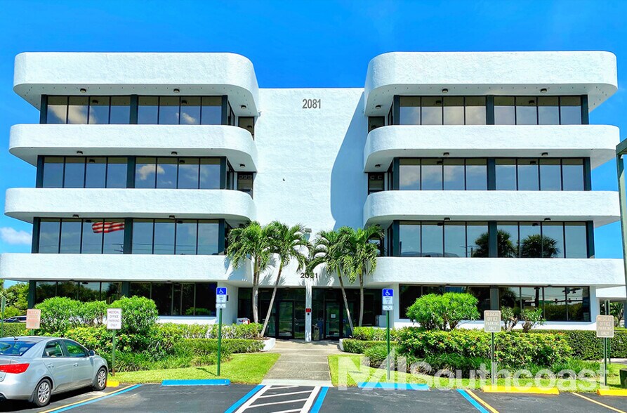 More Photos Of 2081 SE Ocean Blvd, Stuart Office For Sale
