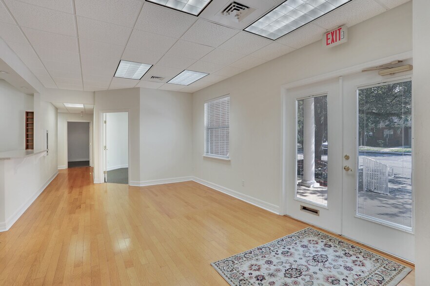 More Photos Of 4711 NW 53rd Ave, Gainesville Medical For Sale