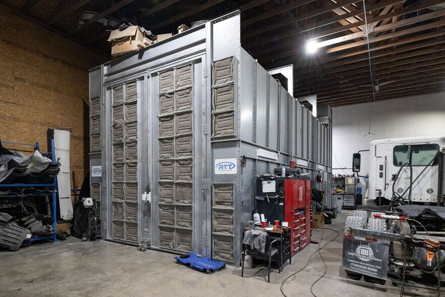 More Photos Of 1781 E Risser St, Kankakee Warehouse For Sale