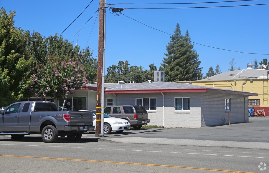 More Photos Of 70 Railroad Ave, Danville Office For Sale