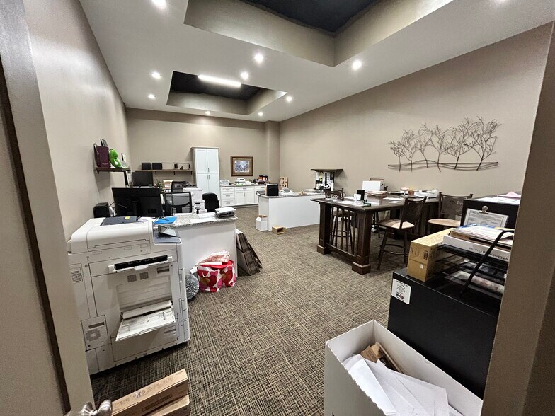 More Photos Of 250 S Mulberry St, Troy Industrial For Sale