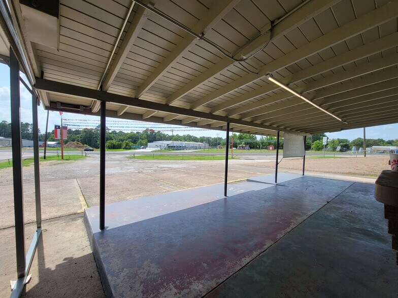 More Photos Of 145 Pan American Dr, Livingston Auto Dealership For Lease