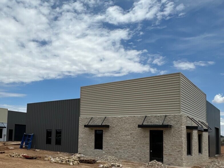 Primary Photo Of 3215 118th St, Lubbock Flex For Lease