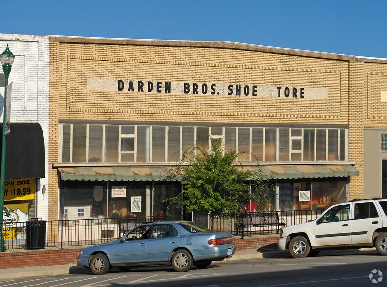 More Photos Of 703 3rd Ave, West Point Storefront For Lease