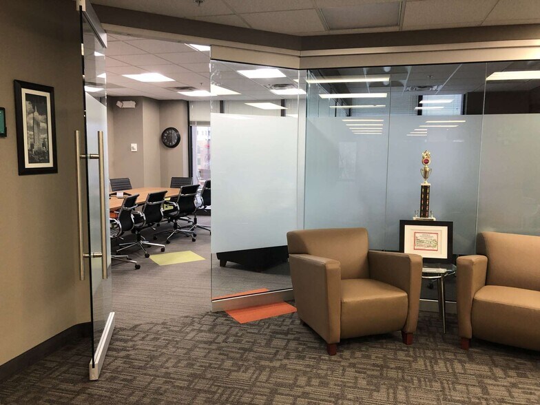 More Photos Of 101 E Town St, Columbus Office For Lease