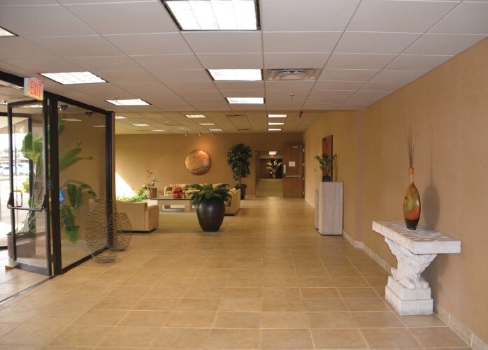 More Photos Of 2402 Wildwood Ave, North Little Rock Office For Sale