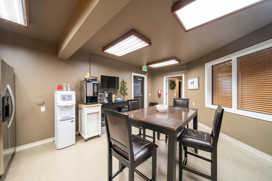 More Photos Of 1400 Broadway, Bellingham Office For Lease