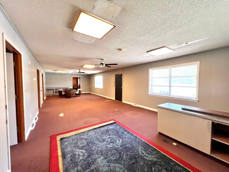 More Photos Of 216 Bingham & Parks Rd, Advance Industrial For Lease