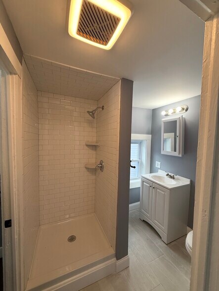 More Photos Of 2 Lyon St, Putnam Apartments For Sale