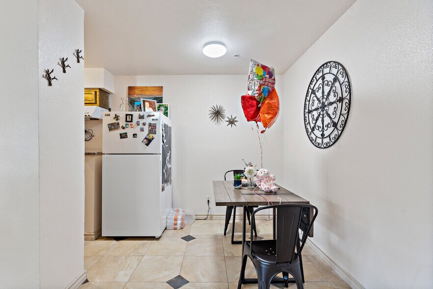 More Photos Of 1004 S Main St, Pasadena Apartments For Sale