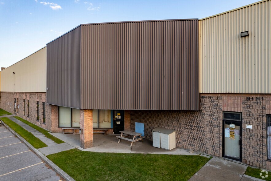 More Photos Of 1725 McPherson Ct, Pickering Warehouse For Lease
