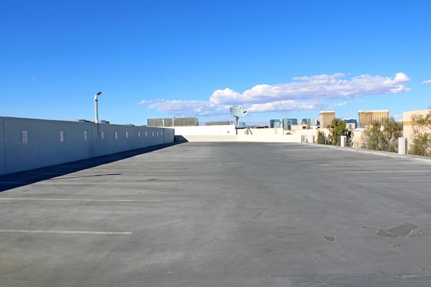 More Photos Of 6440 Polaris Ave, Las Vegas Manufacturing For Lease