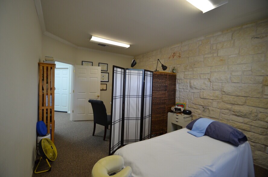 More Photos Of 4131 Spicewood Springs Rd, Austin Office For Sale