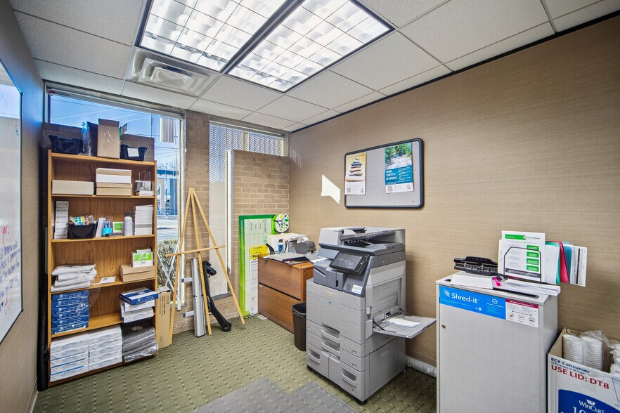 More Photos Of 2805 Beaver Ave, Des Moines Bank For Sale