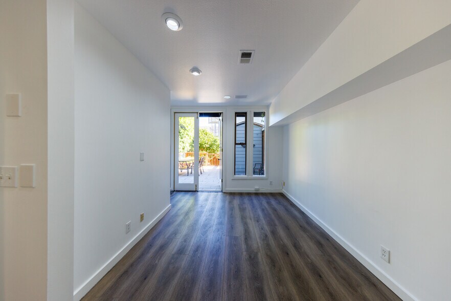 More Photos Of 2918-2920 Lyon St, San Francisco Office Residential For Sale