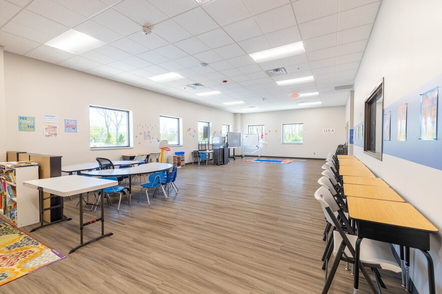 More Photos Of 7030 Whitmore Lake Rd, Brighton Warehouse For Sale