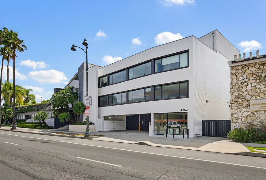 More Photos Of 4262 Wilshire Blvd, Los Angeles Office For Lease