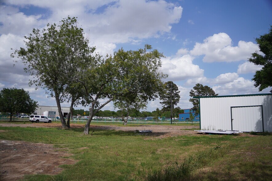 More Photos Of 2424 FM 359 Rd S, Brookshire Industrial For Lease