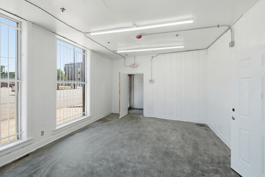 More Photos Of 7708 1st Ave N, Birmingham Self Storage For Sale