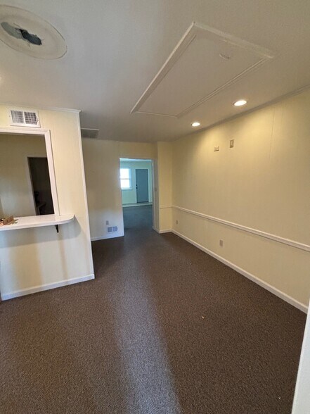 More Photos Of 153 N Auten Ave, Somerville Medical For Lease