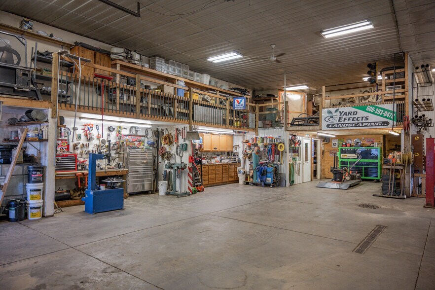 More Photos Of 1626 Academy St, Elroy Warehouse For Sale