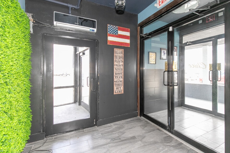 More Photos Of 4245 Austin Blvd, Island Park Restaurant For Sale