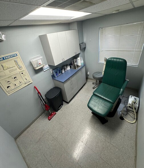 More Photos Of 350 Bloomfield Ave, Bloomfield Office For Sale