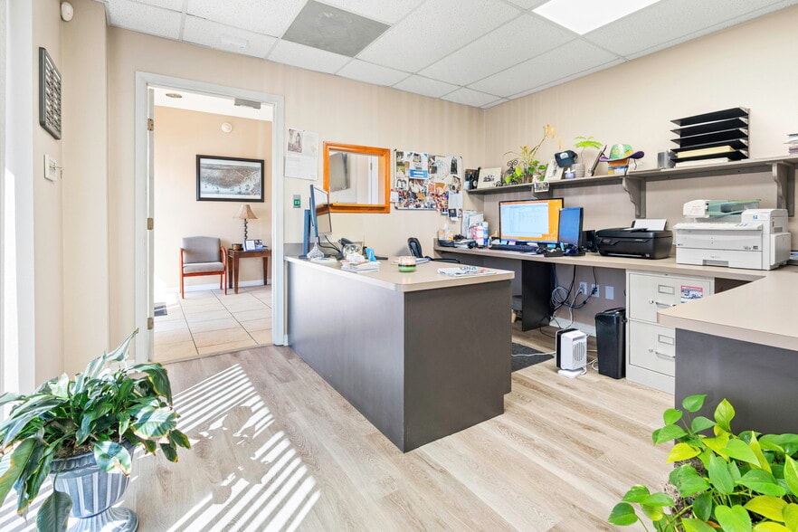 More Photos Of 30 Veterans Memorial Blvd, Kenner Warehouse For Sale