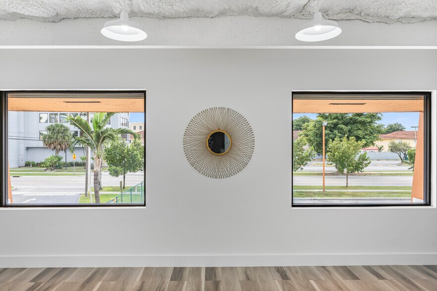 More Photos Of 2075-2129 W 76th St, Hialeah Showroom For Lease