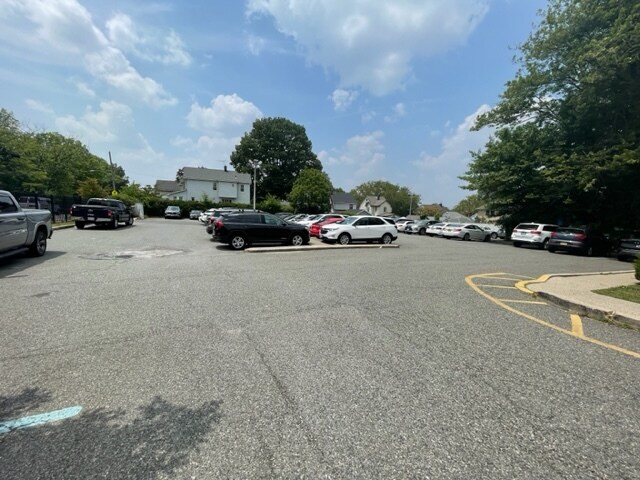 More Photos Of 78 Todt Hill Rd, Staten Island Medical For Lease