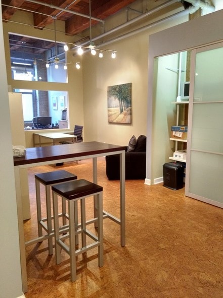 More Photos Of 824 W Superior St, Chicago Office Residential For Sale